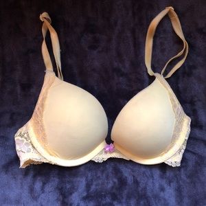 ✨VEUC✨ Yellow Victoria’s Secret Push Up Bra!